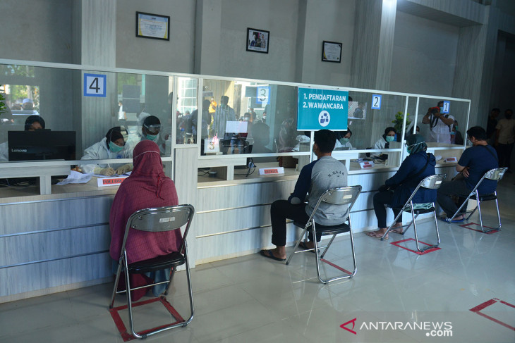 ANTRIAN SWAB ANTIGEN DI LABKESDA ACEH