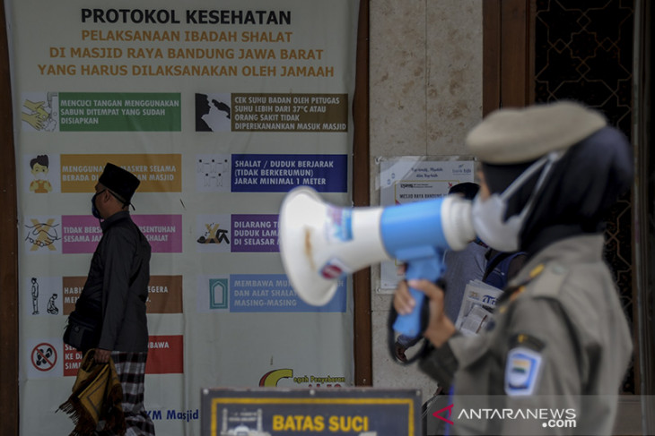 Shalat Jumat di Masjid Raya Bandung kembali digelar 