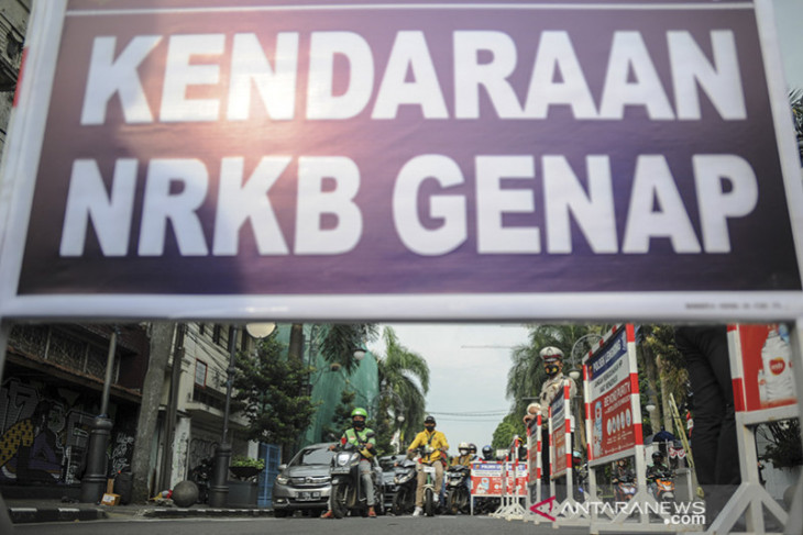 Uji coba pemberlakuan ganjil genap di Bandung 