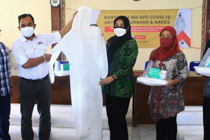 SIG libatkan 30 ibu rumah tangga produksi 1.400 baju hazmat