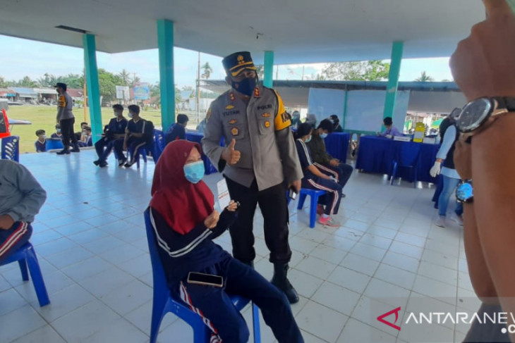 Polres Muarojambi lakukan vaksinasi kepada 600 pelajar di Sungai Bahar