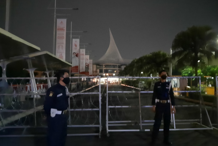Lift barang amblas, bikin ledakan di Margocity Depok