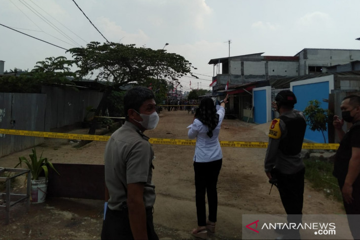 Benda mencurigakan diduga bom rakitan ditemukan di dalam tong sampah
