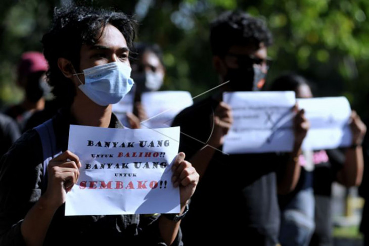 Aksi mahasiswa terkait penanganan pandemi COVID-19