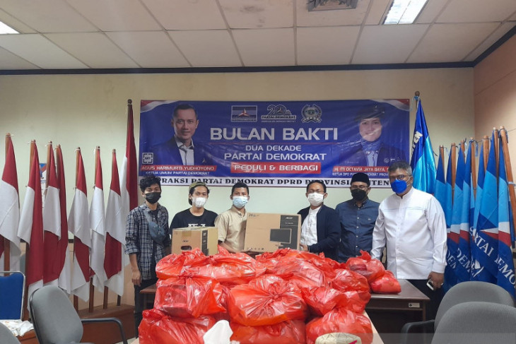 F-Demokrat DPRD salurkan bantuan pada Pokja Wartawan Harian dan Ekektronik Provinsi Banten