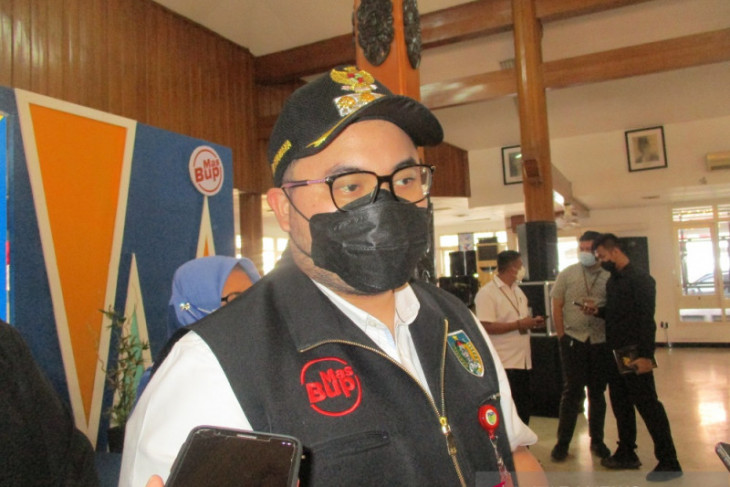 Bupati Kediri: Mayoritas warga meninggal karena COVID-19 saat isoman
