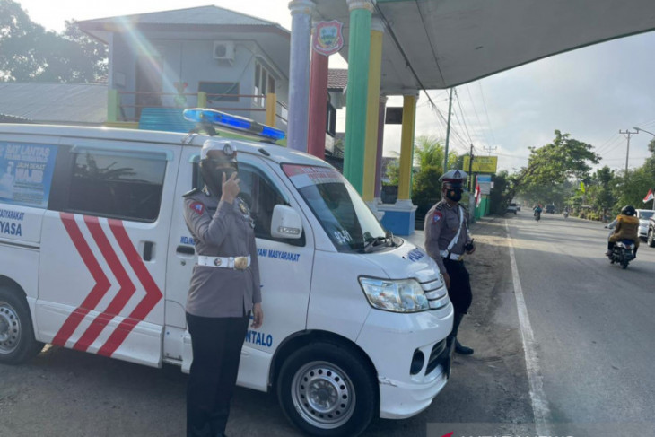 Polres Gorontalo sosialisasikan pencegahan COVID-19 di jalan - Vimarsana News