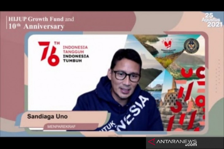 Menteri Sandiaga ingin fashionmuslim lokal tersedia di wisata super prioritas