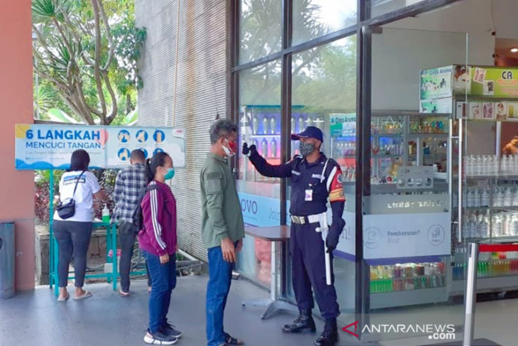 Mal ACC Ambon terapkan aplikasi PeduliLindungi untuk pengunjung masuk secara fleksibel perekonomian menggeliat