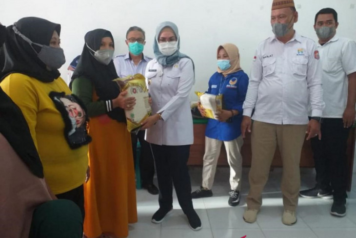 Pemkab Bone Bolango salurkan beras pencegah stunting