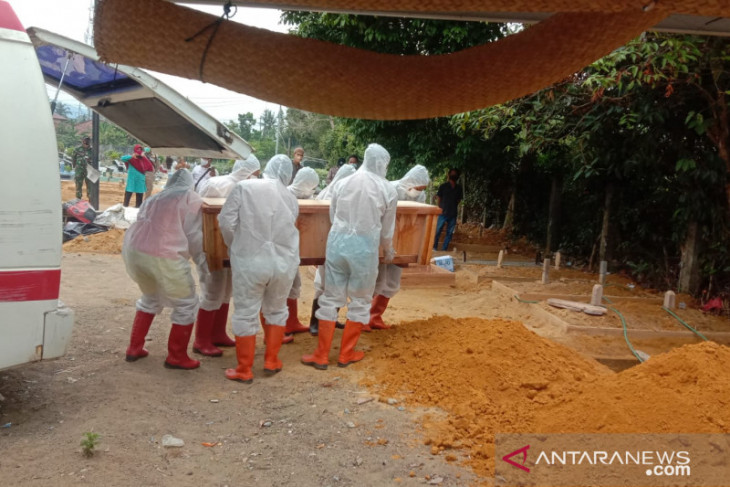 KPK koordinasi dengan Pemkab Jember terkait polemik honor pemakaman jenazah COVID-19