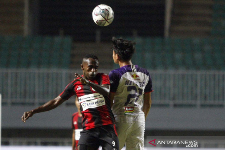 Dua gol pemain baru bawa Persita Tangerang tundukkan Persipura 2-1