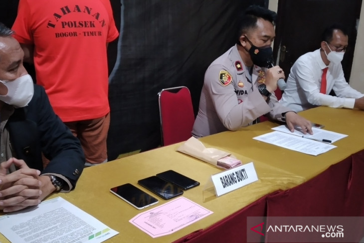 Tawarkan proyek neon boks Rp116 miliar , dua pria dibekuk polisi