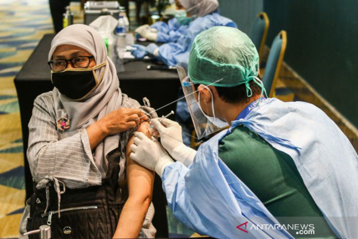 Indonesia accelerates vaccination drive to achieve herd immunity