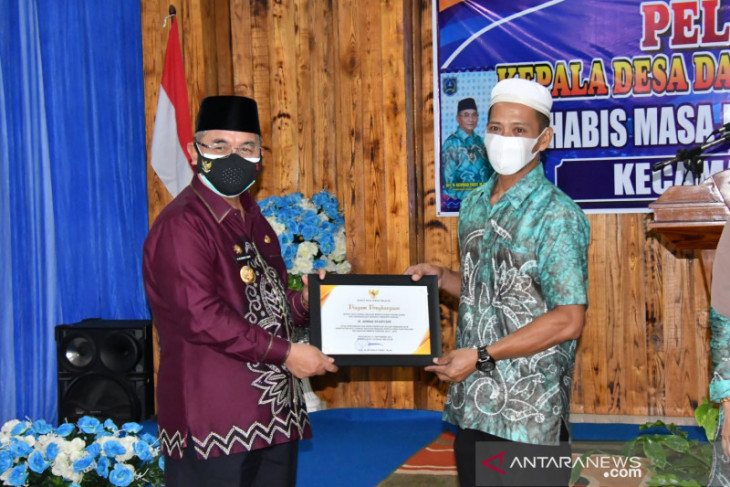Lima kepala desa dan ketua TP PKK di Simpur purna bakti