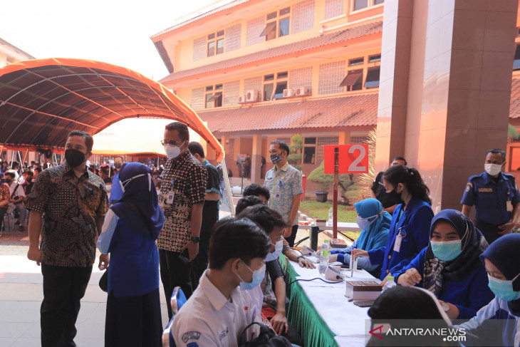 Wali Kota Tangerang tinjau PTM di Jakarta jelang penerapan di Tangerang