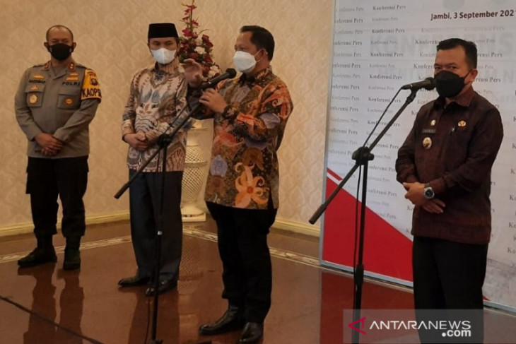 Mendagri minta lakukan pengendalain COVID-19 dan pelonggaran bertahap