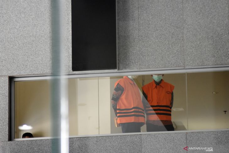 Kasus suap jabatan, pejabat Pemkab Probolinggo diperiksa KPK terus bertambah