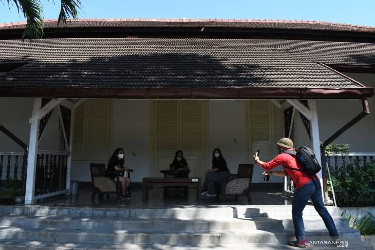 Wisata Gedung Bakorwil Madiun
