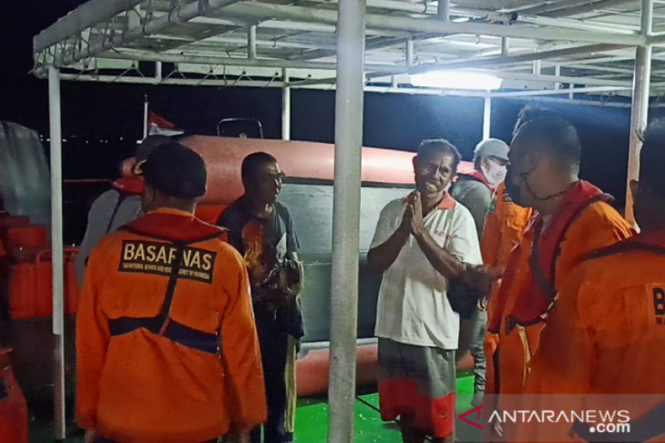 Tim SAR temukan nelayan Tual yang mengalami kecelakaan saat melaut syukur selamat