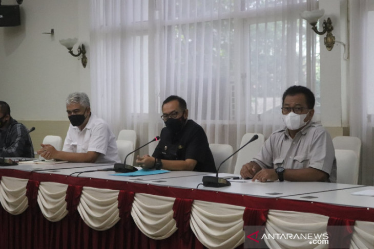 50 ribu vaksin bantuan pengusaha di HSS bagi masyarakat dan pelajar
