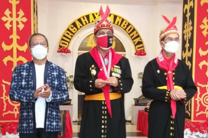 Capaian vaksinasi tenaga pendidik tinggi Ambon siap terapkan PTM intensifkan Prokes