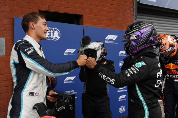 Mercedes tandemkan George Russell dan Lewis Hamilton di F1 musim 2022