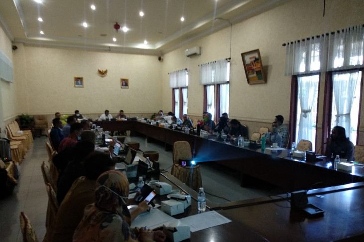 Pansus DPRD Provinsi Jambi undang NGO diskusi penyelesaian konflik lahan