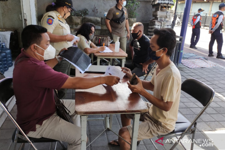 Tim Yustisi Denpasar tindak pelanggar prokes