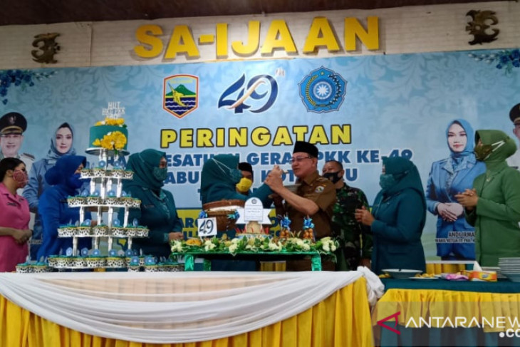 PKK Kotabaru gelar lomba busana khas daerah
