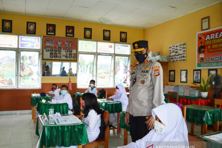 Kapolda Gorontalo pantau penerapan prokes di SDN 2 Telaga Biru