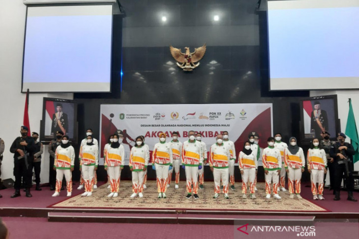 Sutarmidji lepas kontingen Kalbar untuk PON XX dan PPN XVI di Papua