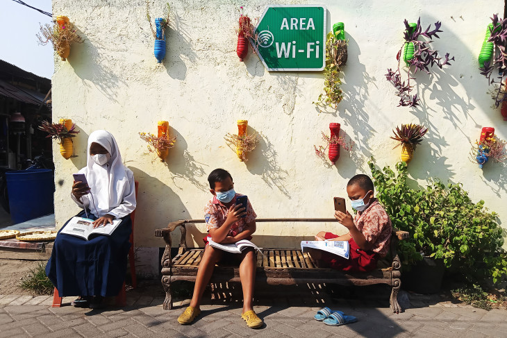 Belajar Daring Sambil Berjemur