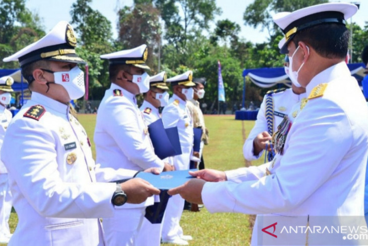 Kasal sematkan predikat teladan se Indonesia ke TNI AL Lanal TBA