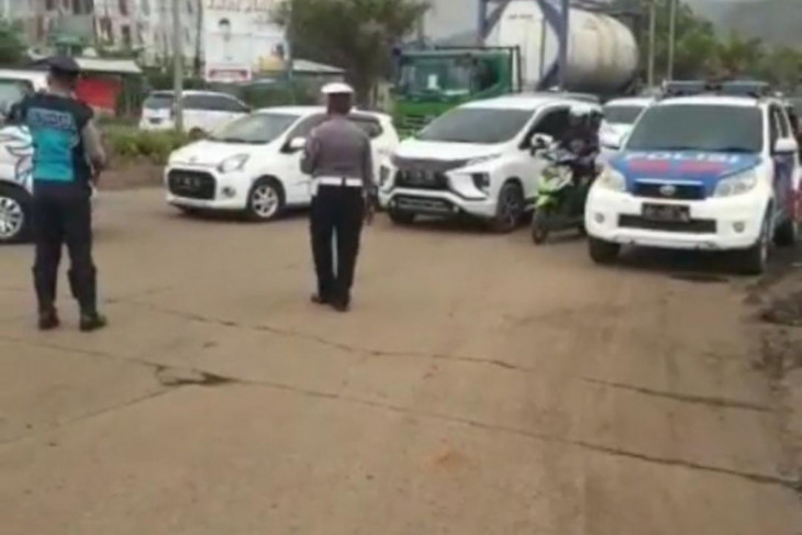 Polda Banten batasi wisatawan menuju Pantai Anyer dan Carita dan sekitarnya