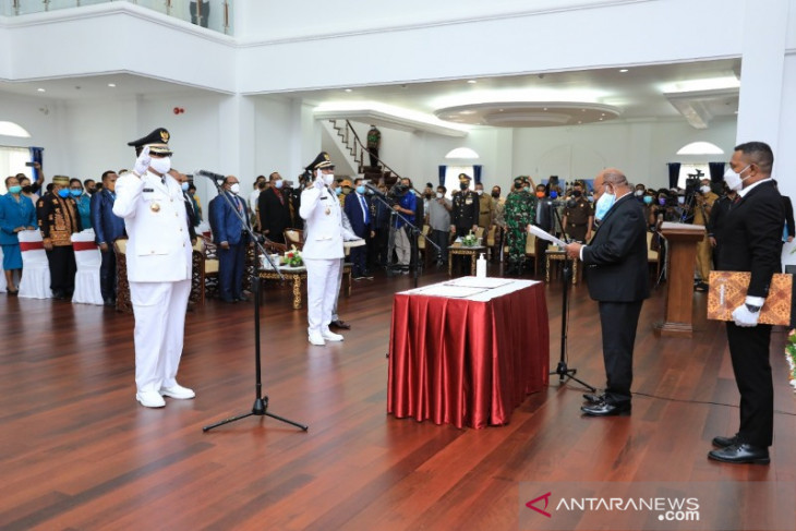 John Tabo dan Ever Mudumi resmi dilantik Bupati dan Wabup Mamberamo Raya