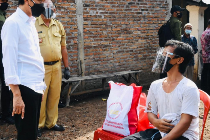 Presiden Joko Widodo bertemu warga Klaten bernama Joko Widodo