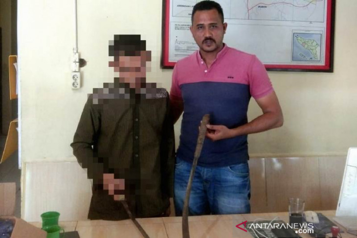 Polisi: Pelaku MZ mengaku terpaksa membacok pamannya untuk membela diri