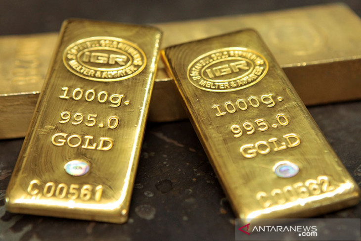 Emas menguat seiring melemahnya dolar