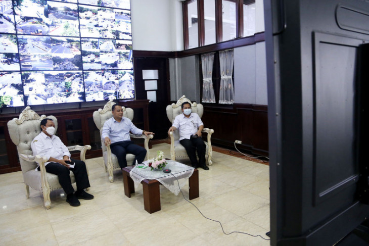 Wali kota lepas keberangkatan atlet Surabaya bertanding di PON Papua
