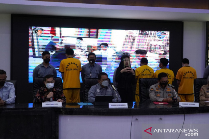 Penyedia sertifikat vaksinasi ilegal berkomplot dengan bekas relawan