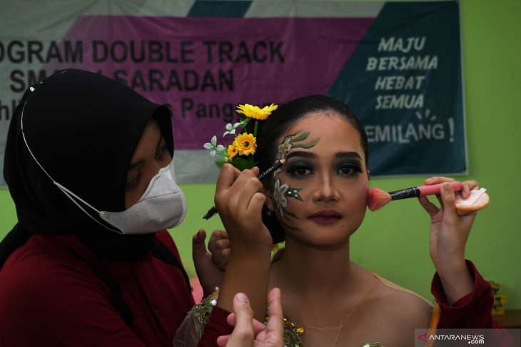 Pendidikan Keterampilan SMA Double Track