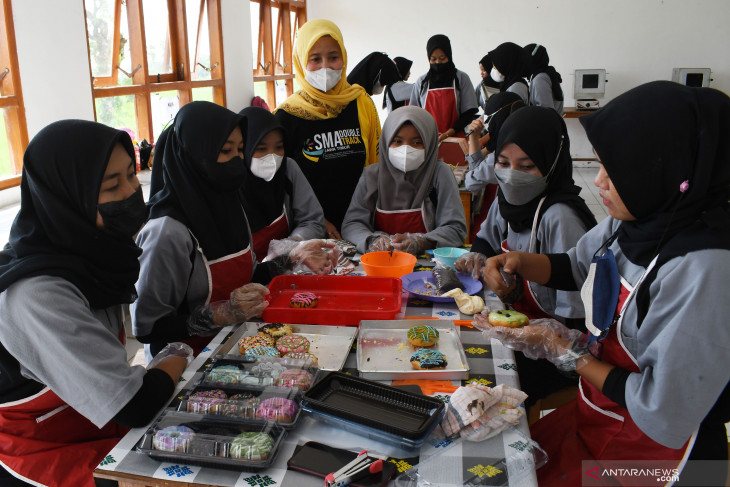 Pendidikan Keterampilan SMA Double Track