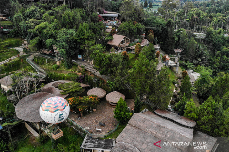 Uji coba pembukaan kawasan wisata di Lembang