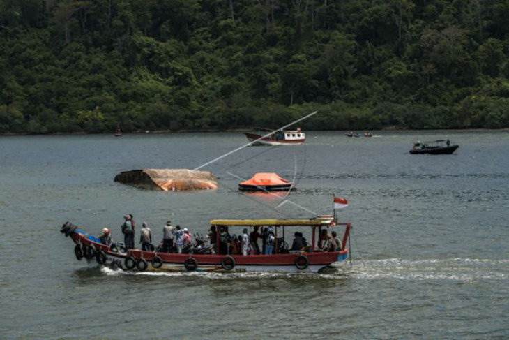 Kapal Pengayoman IV tenggelam