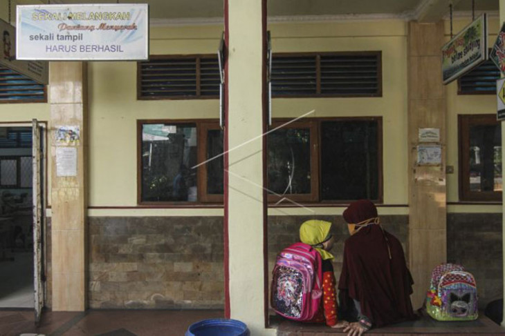 Persiapan PTM terbatas di Depok