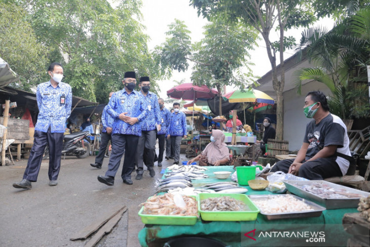 Sidak di Pasar Los Batu Kandangan pastikan ketersedian dan harga bahan pokok