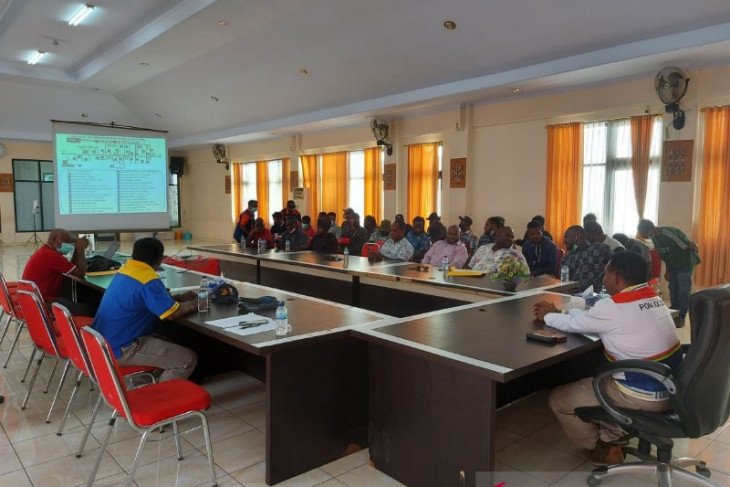 University students involved in preparations for holding Papua Games