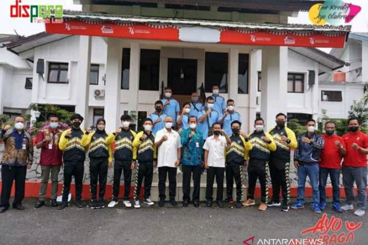 Bupati lepas 14 atlet Tanah Laut ke PON XX Papua