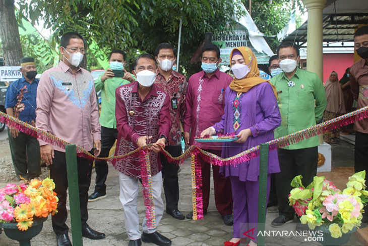 Bupati Gorontalo harap FIP UNG kembangkan ekonomi masyarakat desa